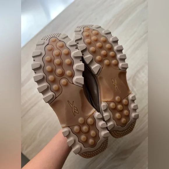 Reebok Rose Gold Metallic Sneakers CardiB Leather Platforms Y2K Chunky Size 8.5 - Picture 7 of 14